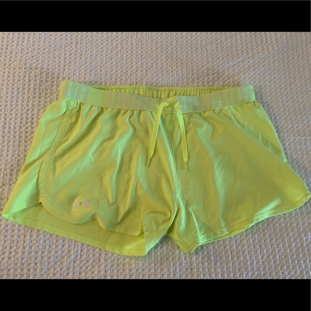 Under Armour Play Up Shorts - Neon Yellow